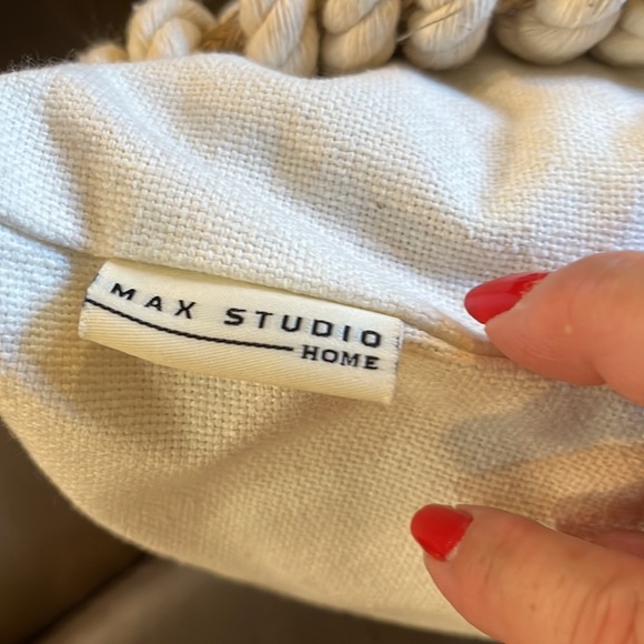 Pillow slip cover - Picture 3 of 3